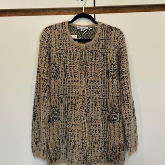 NWT Black Rivet fuzzy sweater - Size M. - Picture 2 of 7